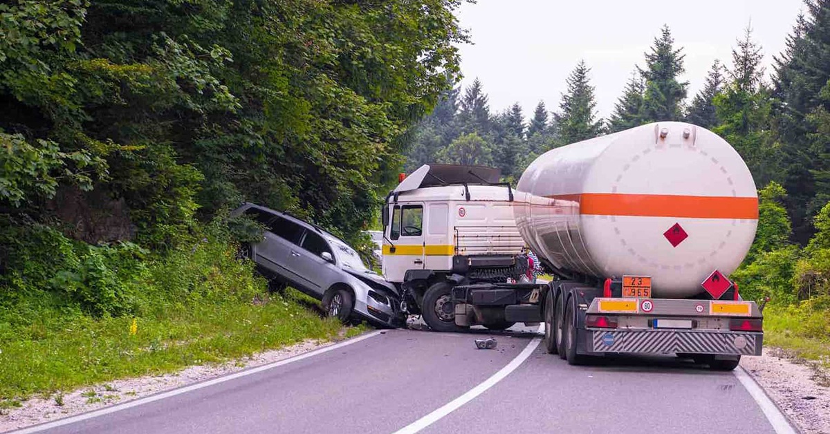 Seeking Justice for Truck Accident Victims: How a Skilled Legal Expert Can Help You Recover