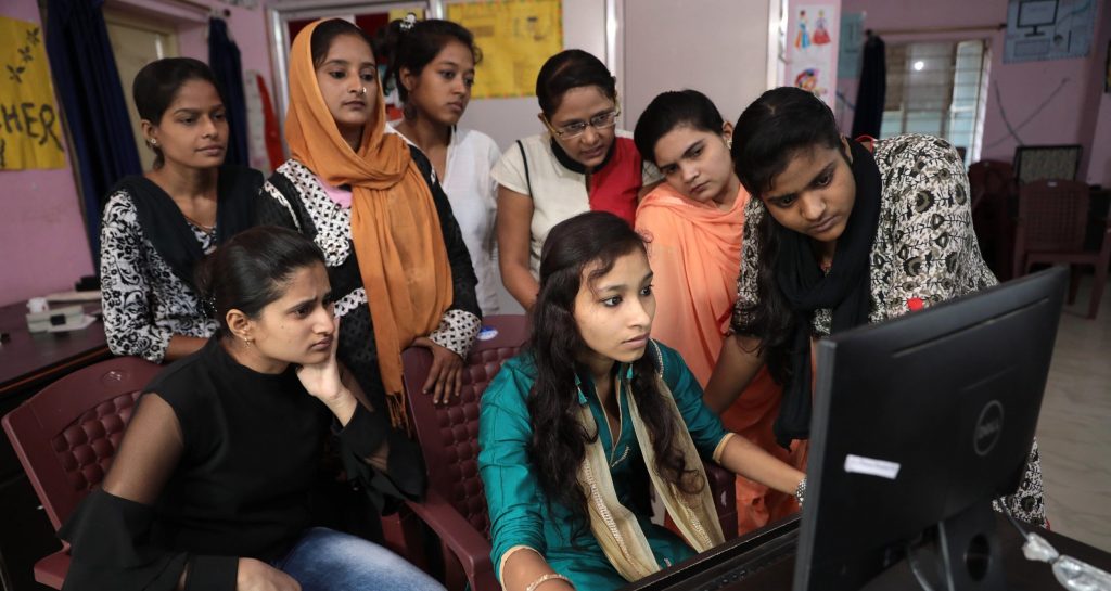 আধুনিক শিক্ষায় STEM (বিজ্ঞান-প্রযুক্তি) এর ভূমিকা আধুনিক শিক্ষায় STEM (বিজ্ঞান-প্রযুক্তি) এর ভূমিকা